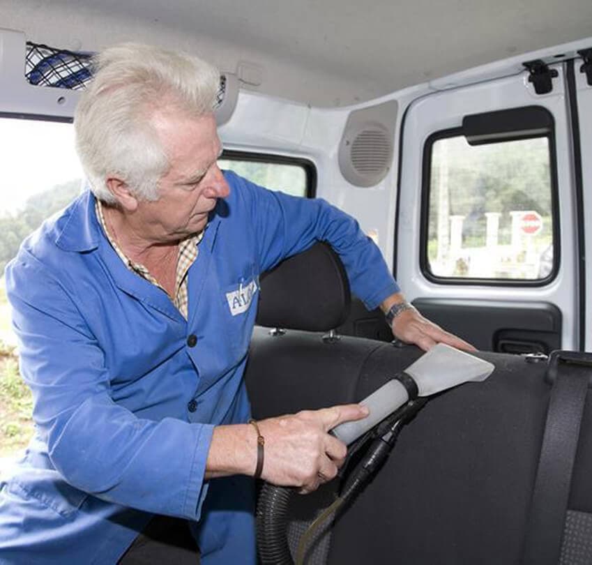Beneficios de una limpieza profesional para sus tapicerías